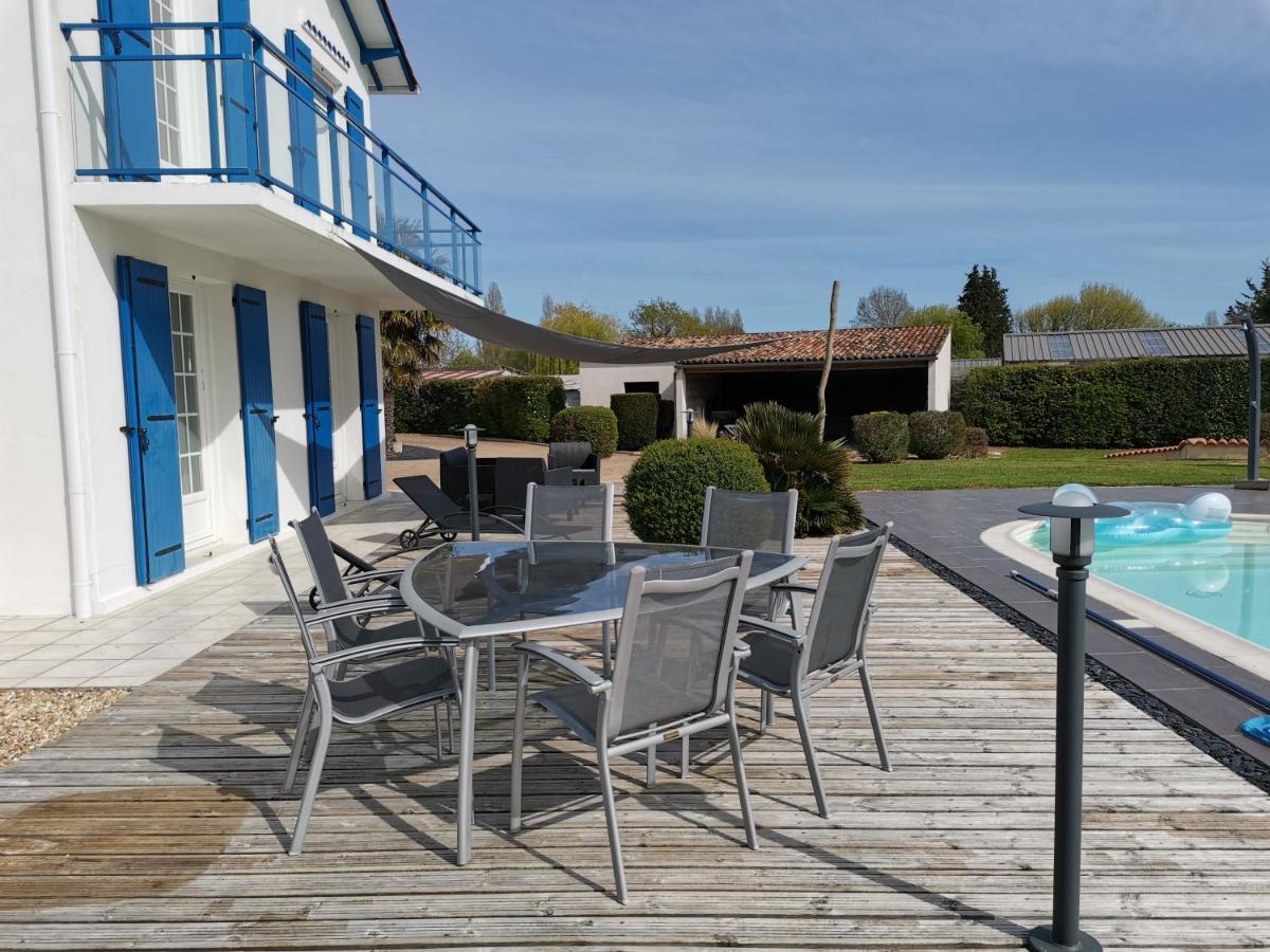Maison De Campagne Proche Des Plages Saint-Romain-de-Benet Bagian luar foto